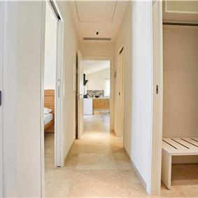 3 bedroom villa with infinity pool and jacuzzi, Scopello, sleeps 5-6